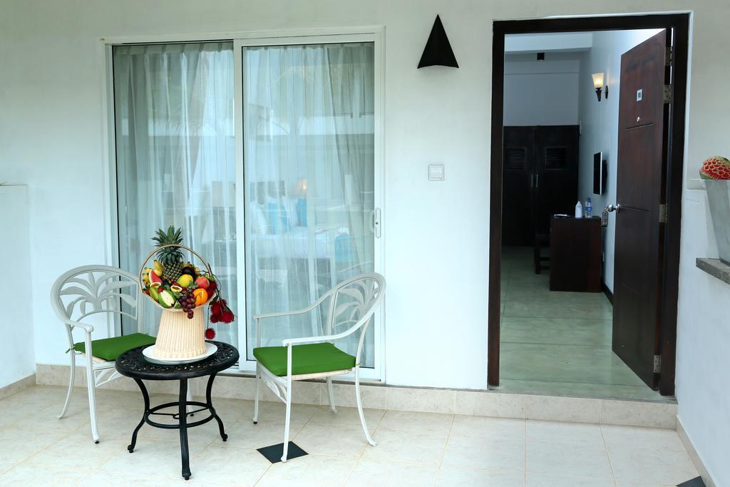 Coco Royal Beach Resort Калутара Экстерьер фото