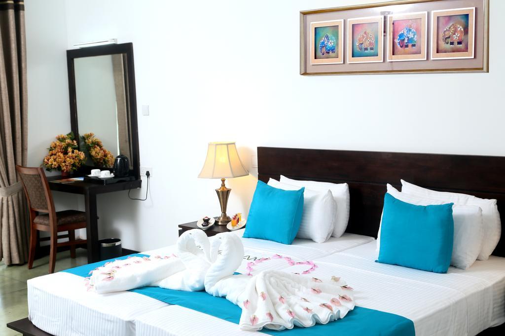 Coco Royal Beach Resort Калутара Экстерьер фото