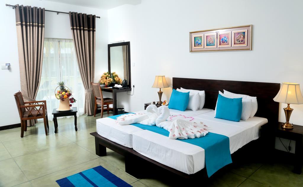 Coco Royal Beach Resort Калутара Экстерьер фото