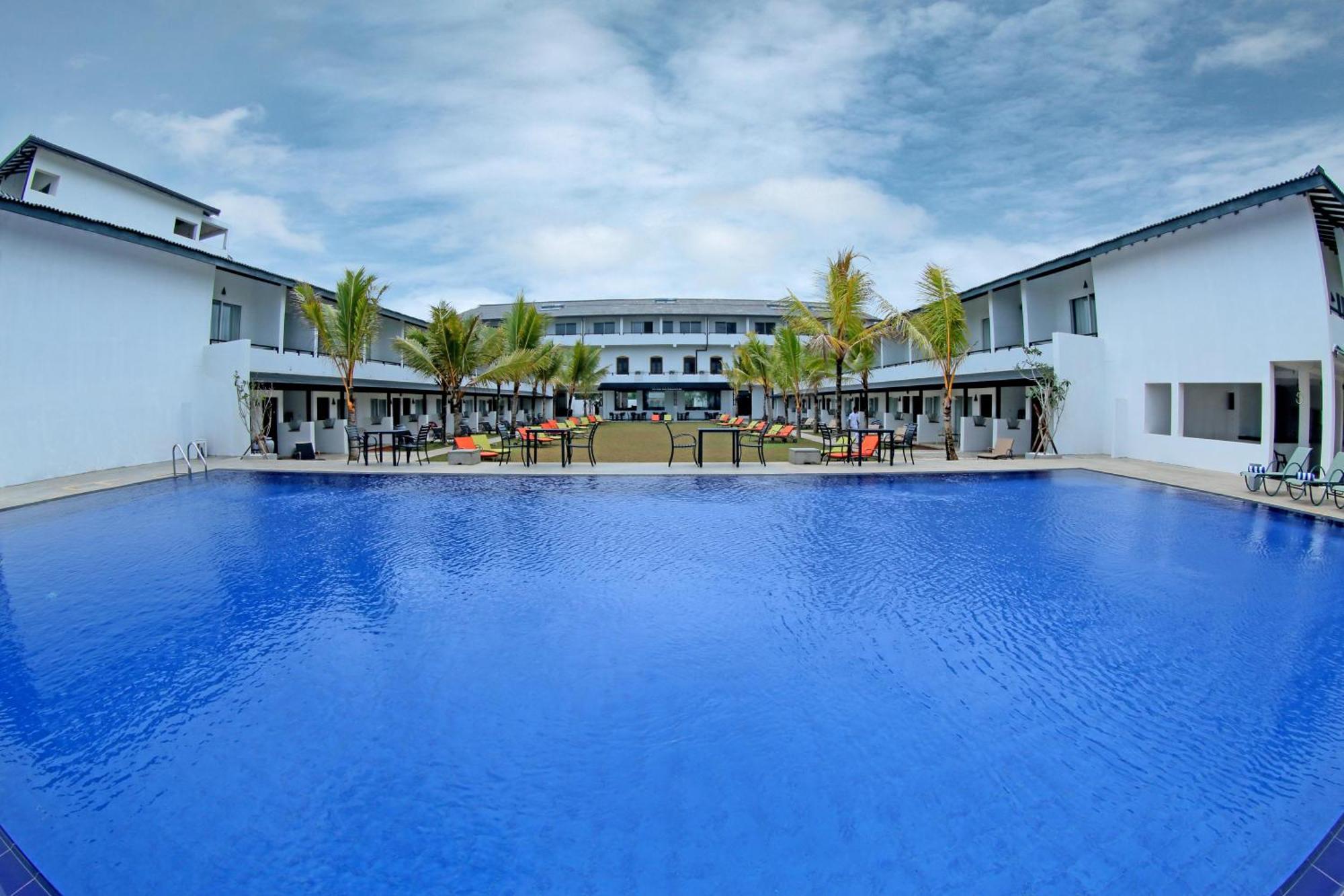 Coco Royal Beach Resort Калутара Экстерьер фото